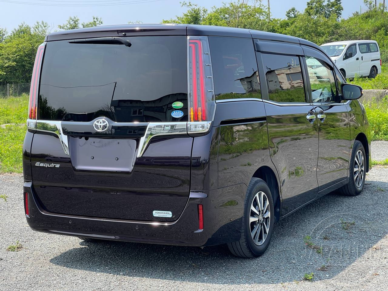 Фото Toyota Esquire - Japan Life 