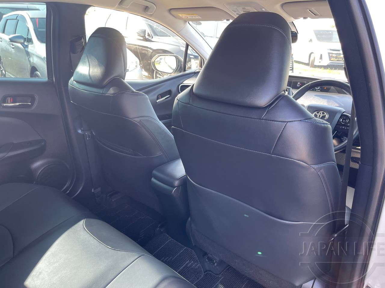 Фото Toyota Prius - Japan Life 