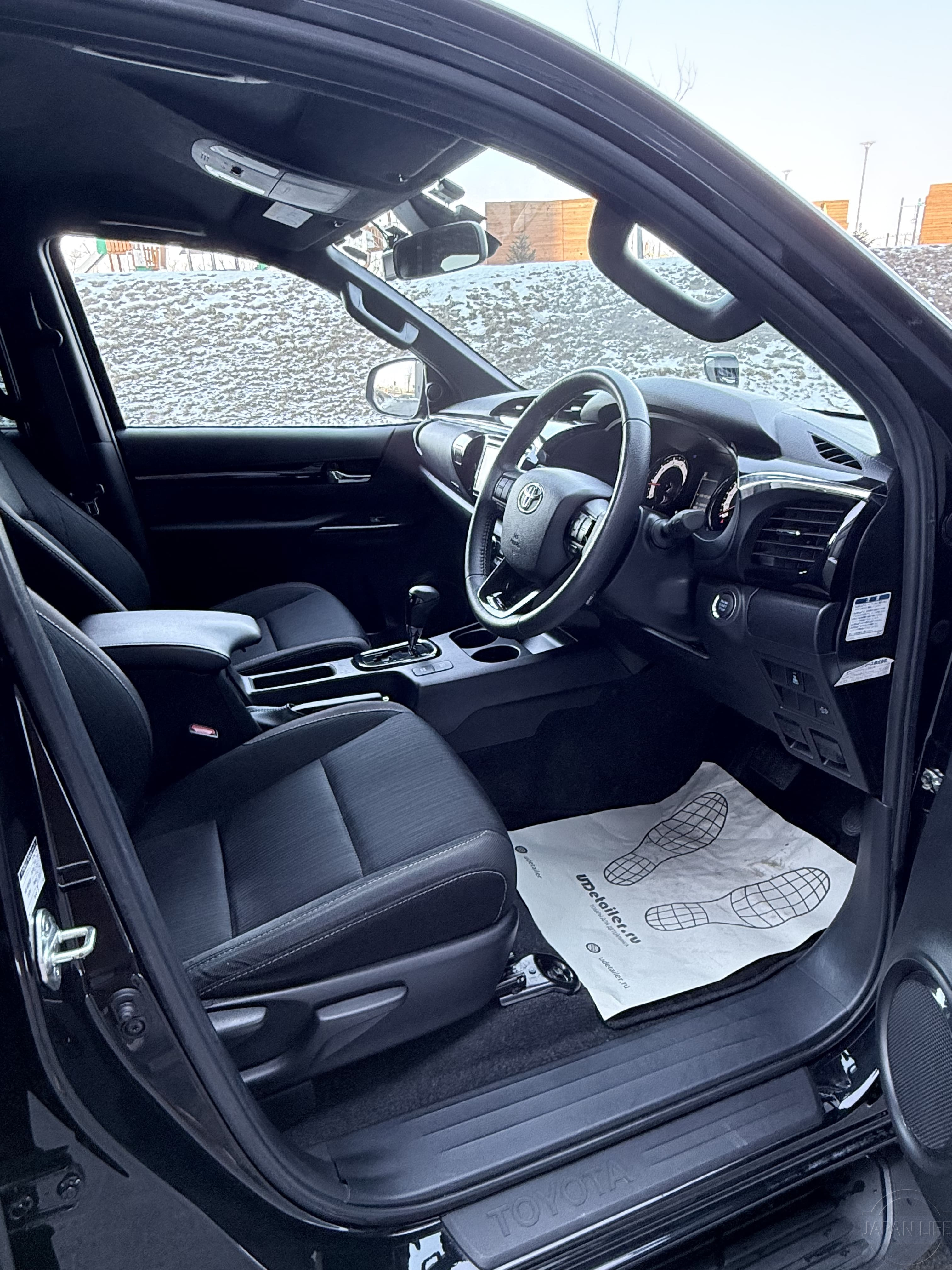 Фото Toyota Hilux - Japan Life 