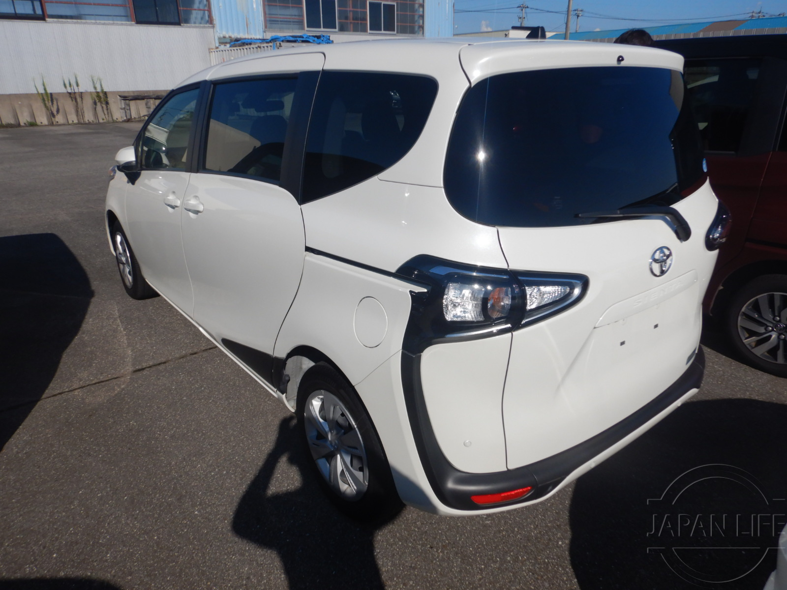 Фото Toyota Sienta - Japan Life 
