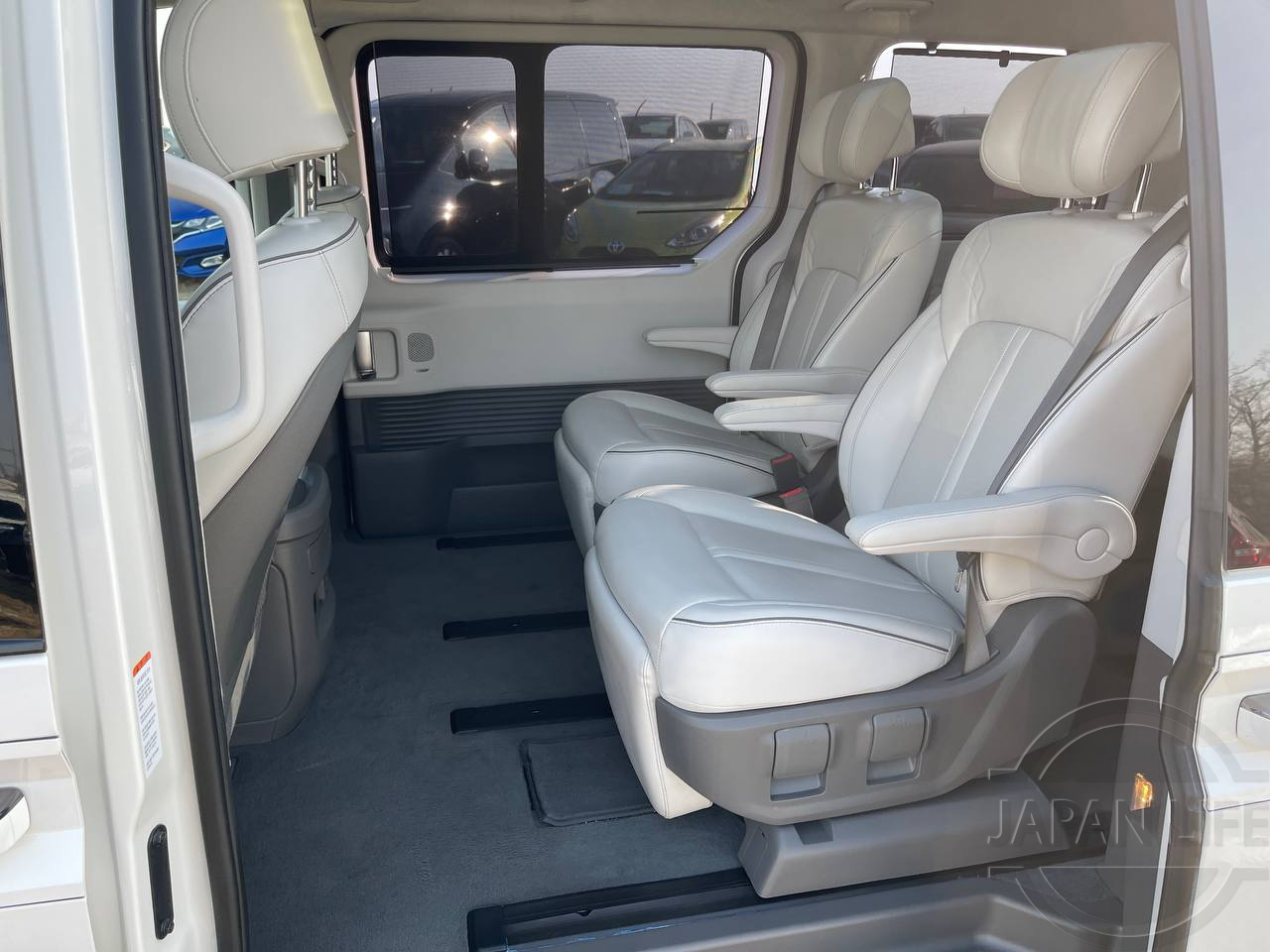 Фото Hyundai Staria - Japan Life 