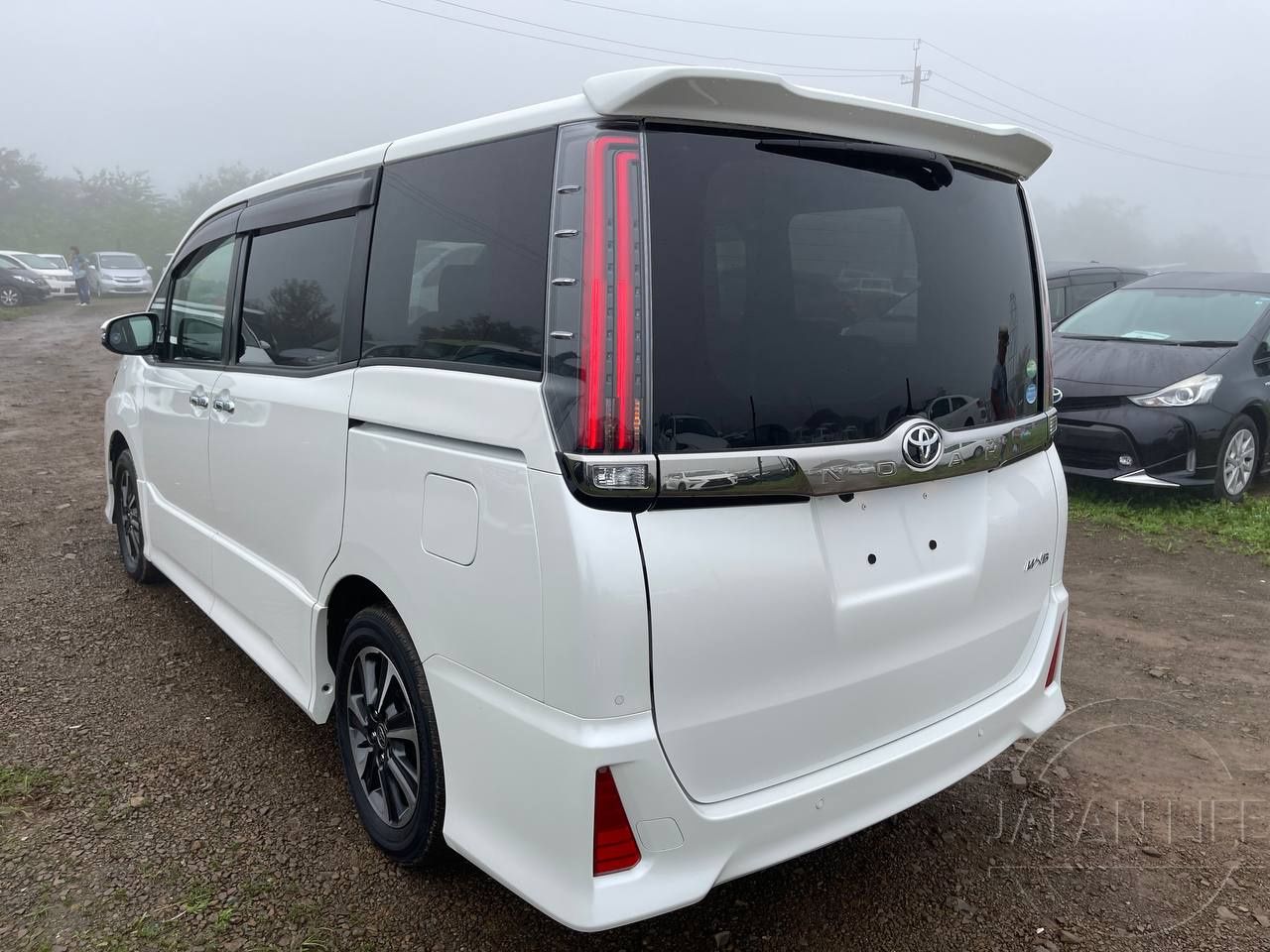 Фото Toyota Noah - Japan Life 