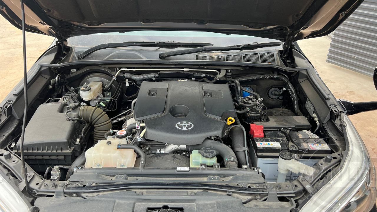 Фото Toyota Hilux - Japan Life 