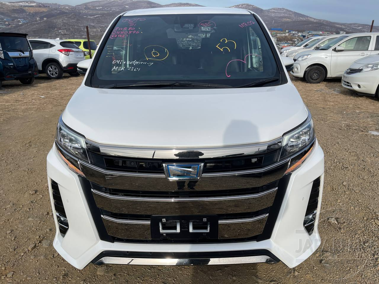 Фото Toyota Noah - Japan Life 