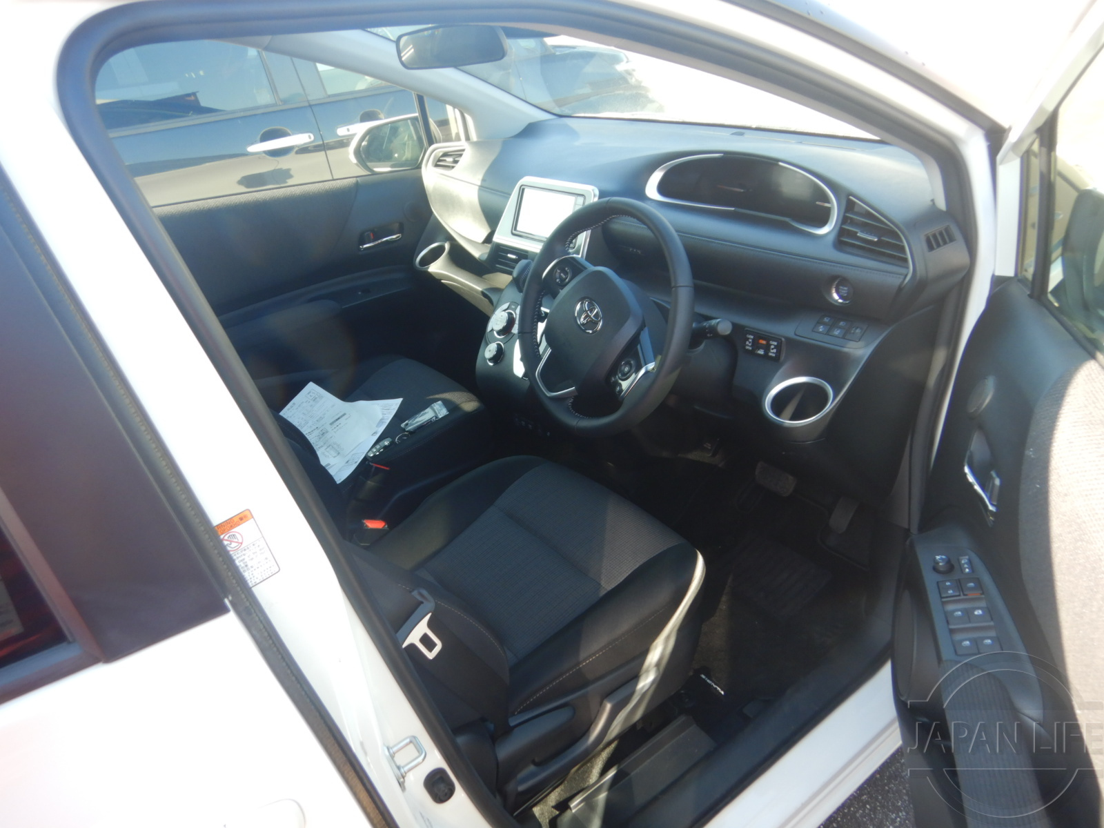 Фото Toyota Sienta - Japan Life 