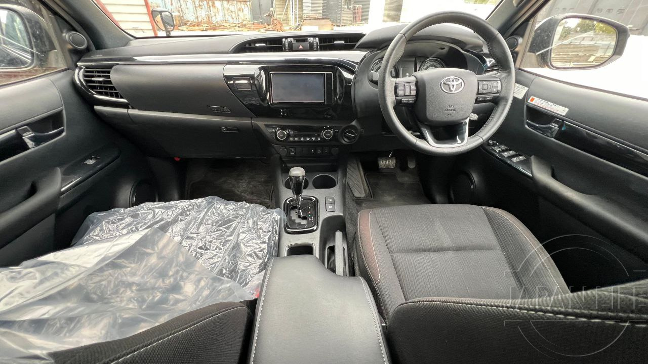 Фото Toyota Hilux - Japan Life 