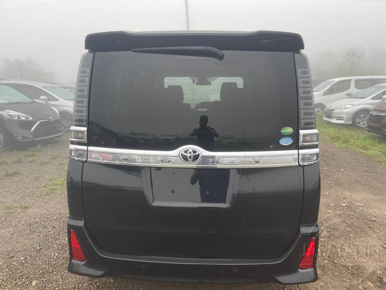 Фото Toyota Voxy - Japan Life 