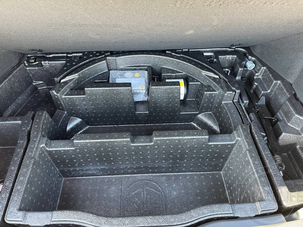 Фото Toyota C-HR - Japan Life 