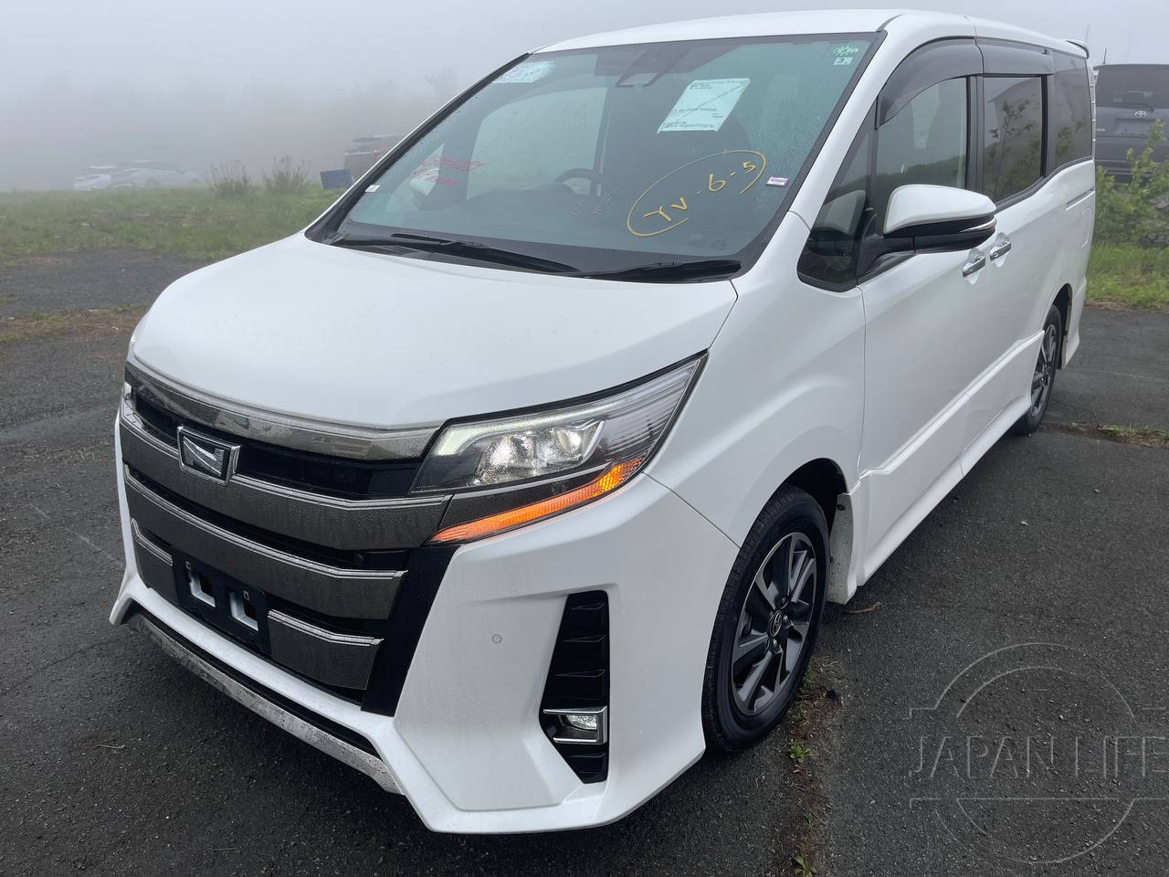 Фото Toyota Noah - Japan Life 