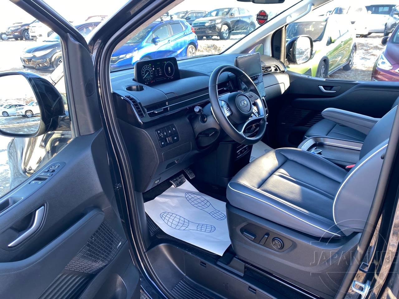 Фото Hyundai Staria - Japan Life 