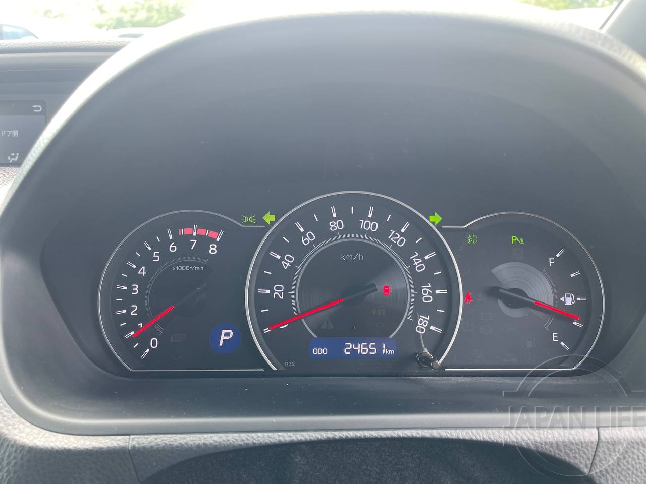 Фото Toyota Voxy - Japan Life 