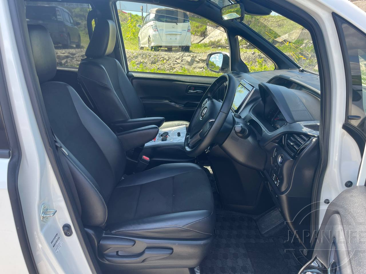 Фото Toyota Noah - Japan Life 