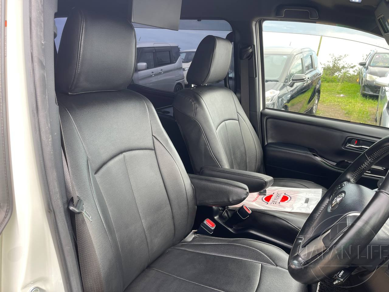 Фото Toyota Noah - Japan Life 