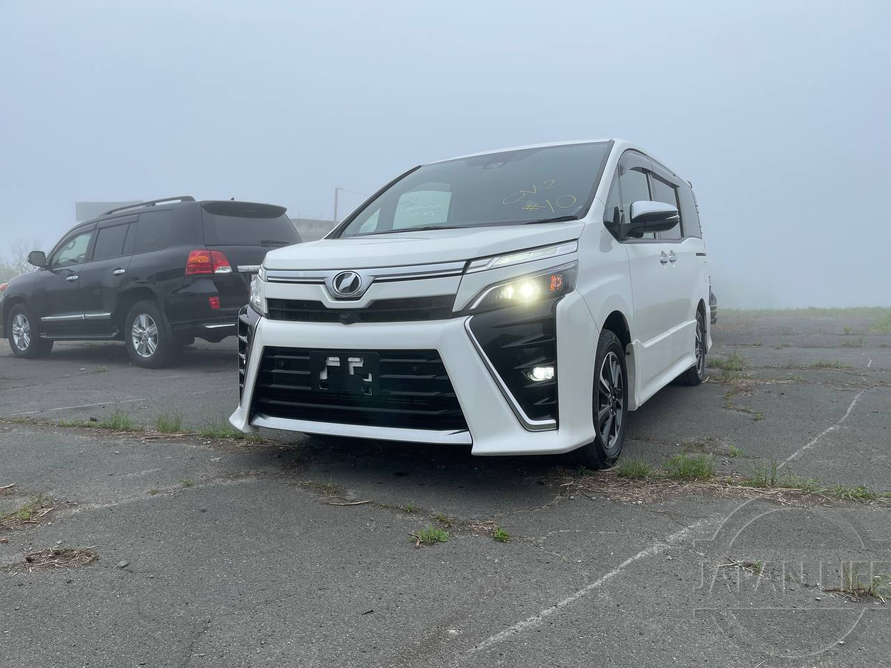 Фото Toyota Voxy - Japan Life 