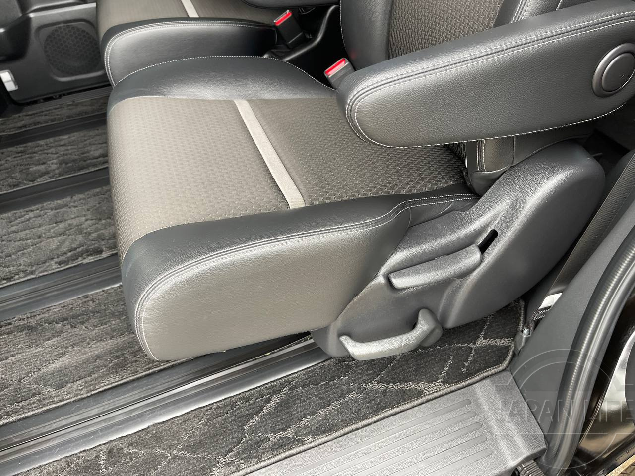 Фото Honda Stepwgn - Japan Life 