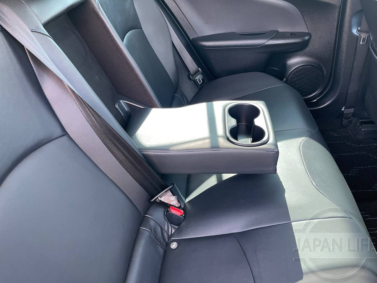 Фото Toyota Prius - Japan Life 