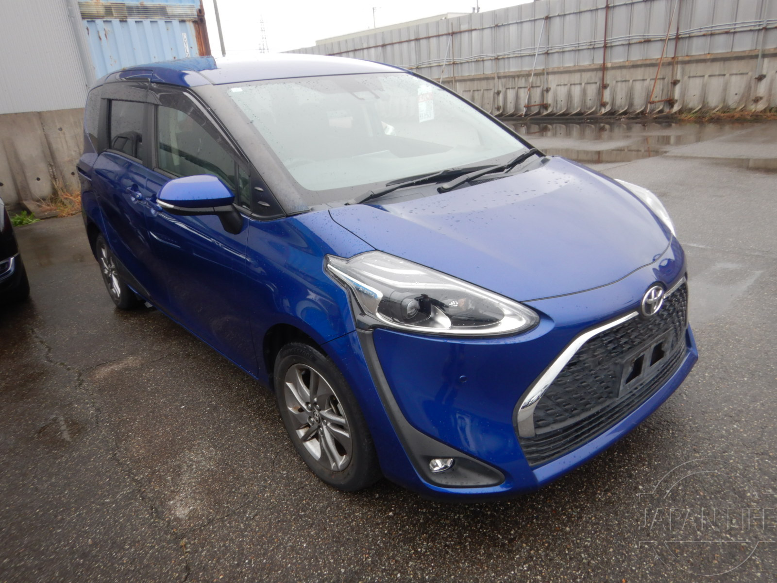 Фото Toyota Sienta - Japan Life 