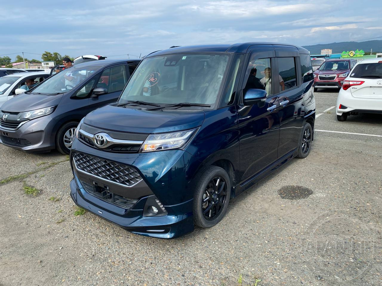 Фото Toyota Tank - Japan Life 