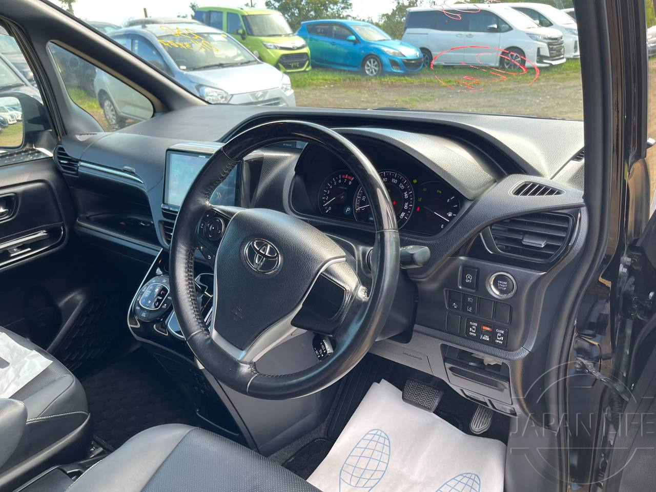 Фото Toyota Esquire - Japan Life 