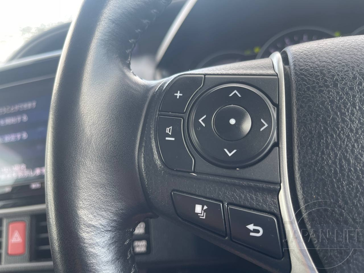 Фото Toyota Voxy - Japan Life 