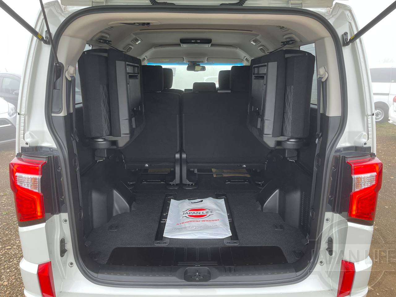 Фото Mitsubishi Delica D:5 - Japan Life 