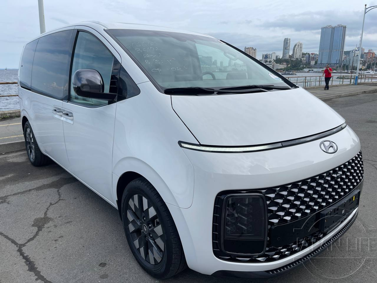 Фото Hyundai Staria - Japan Life 