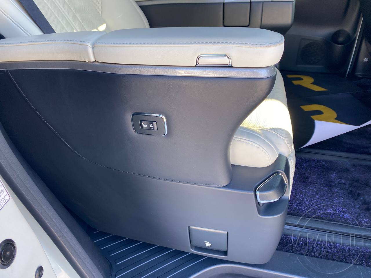 Фото Toyota Alphard - Japan Life 