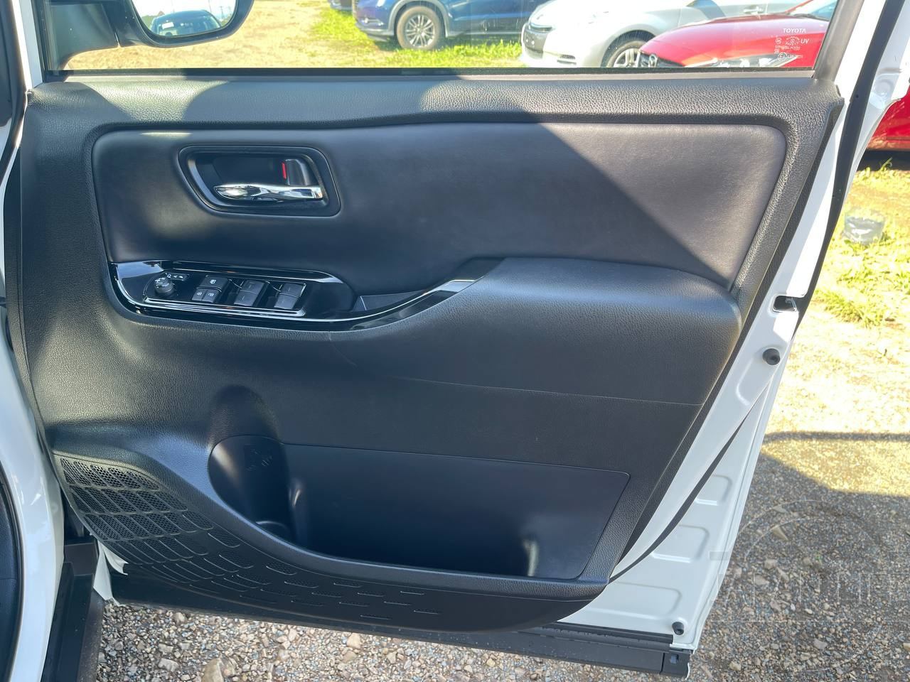 Фото Toyota Noah - Japan Life 