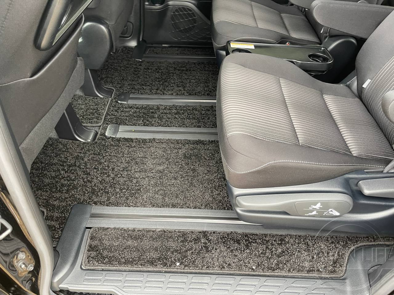 Фото Toyota Voxy - Japan Life 