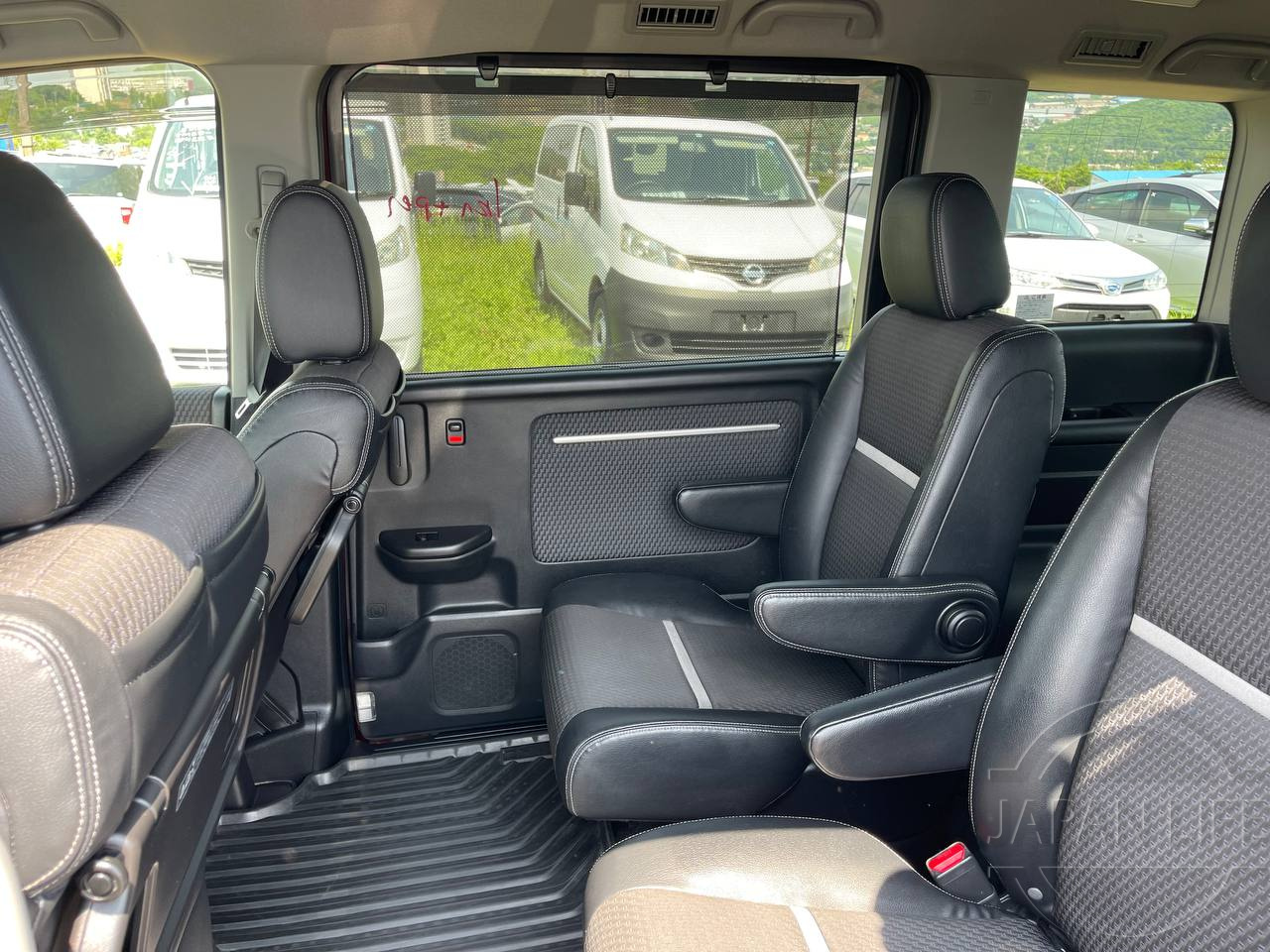 Фото Honda Stepwgn - Japan Life 