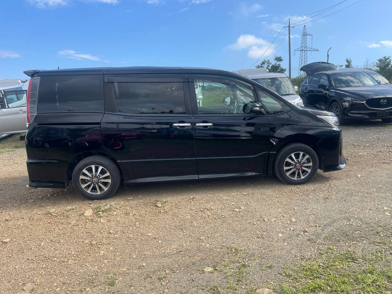 Фото Toyota Noah - Japan Life 