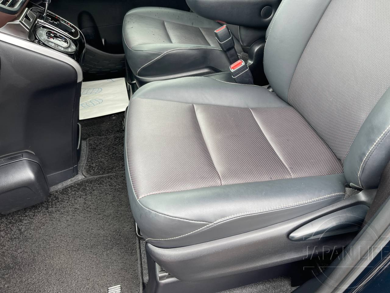 Фото Toyota Esquire - Japan Life 