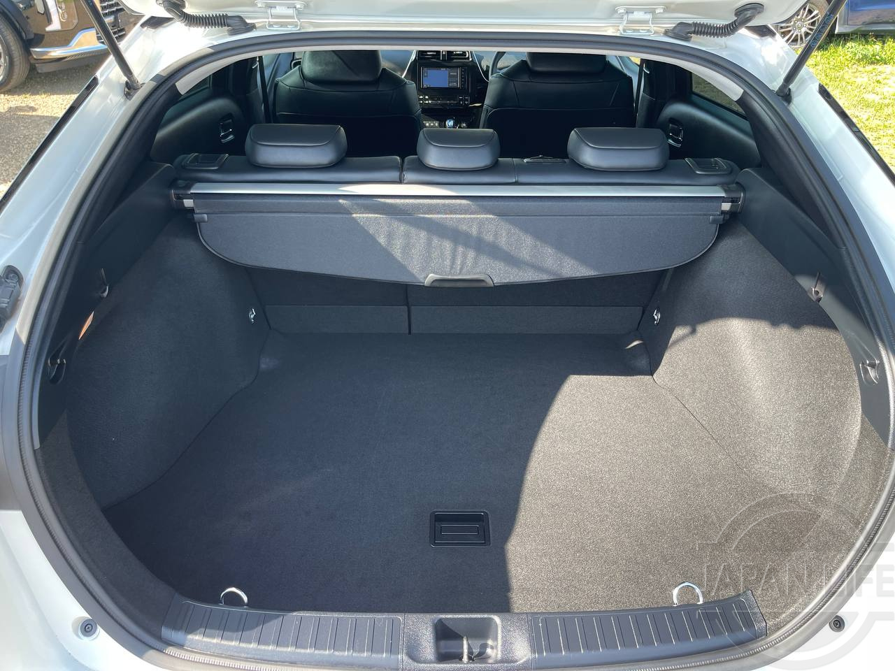 Фото Toyota Prius - Japan Life 