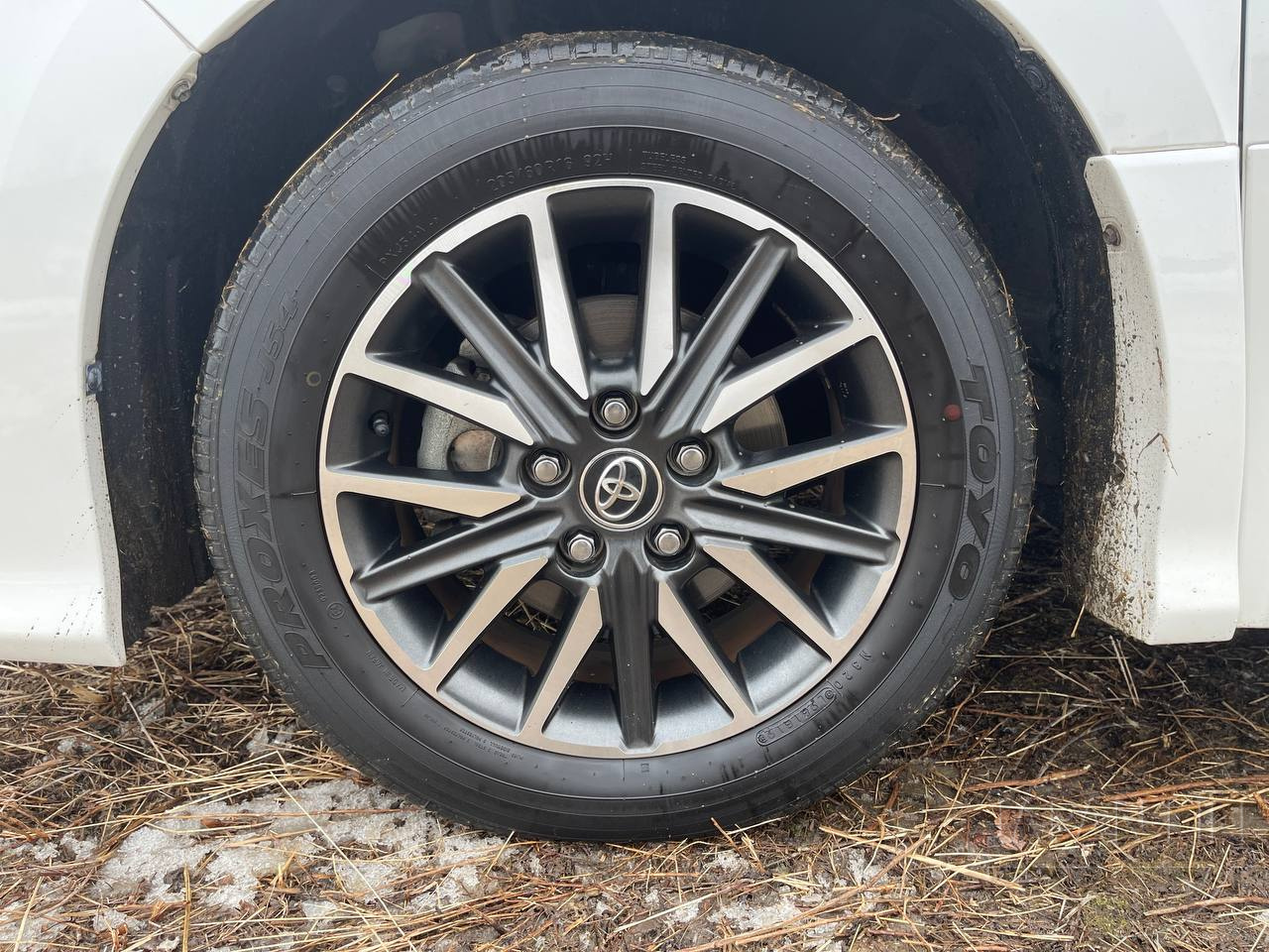 Фото Toyota Voxy - Japan Life 