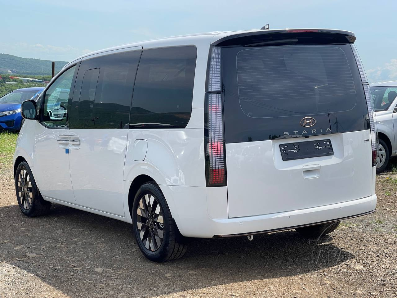 Фото Hyundai Staria - Japan Life 