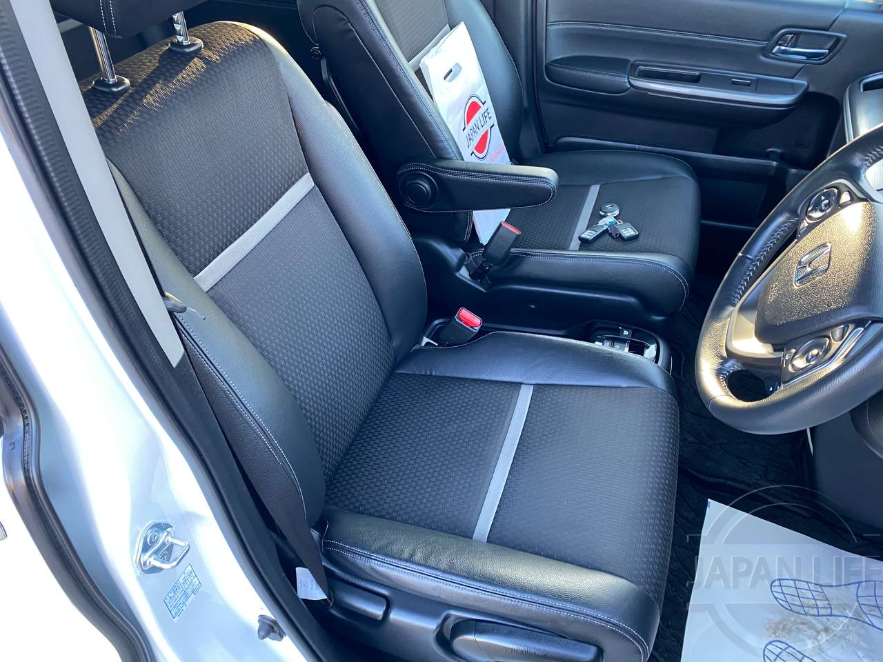 Фото Honda Stepwgn - Japan Life 