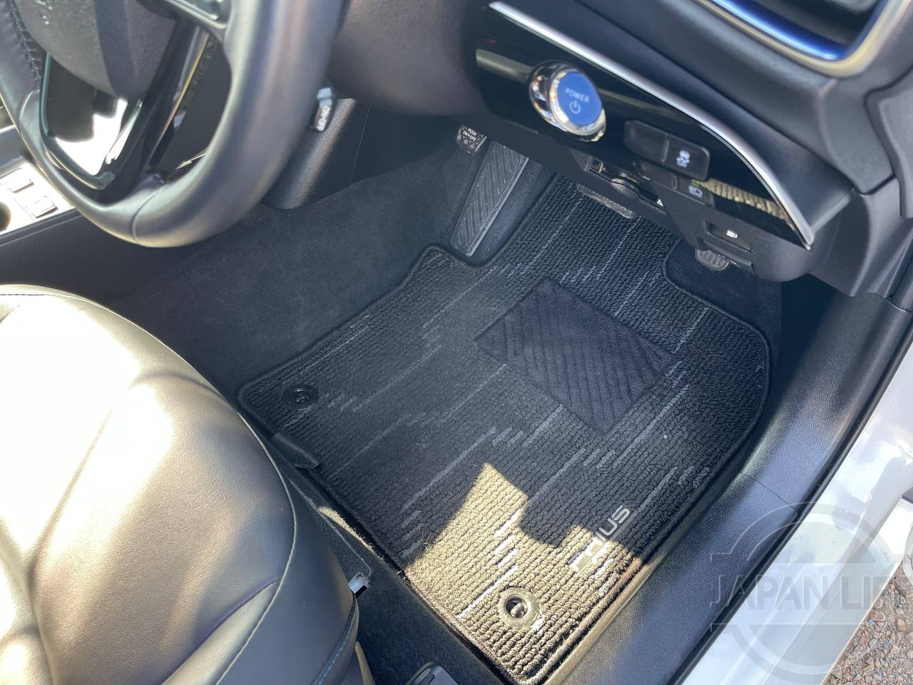 Фото Toyota Prius - Japan Life 