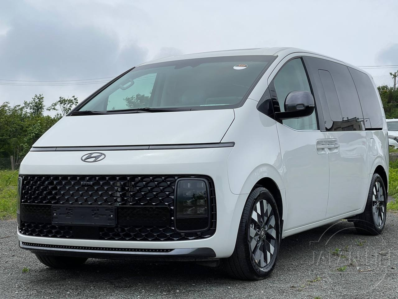 Фото Hyundai Staria - Japan Life 