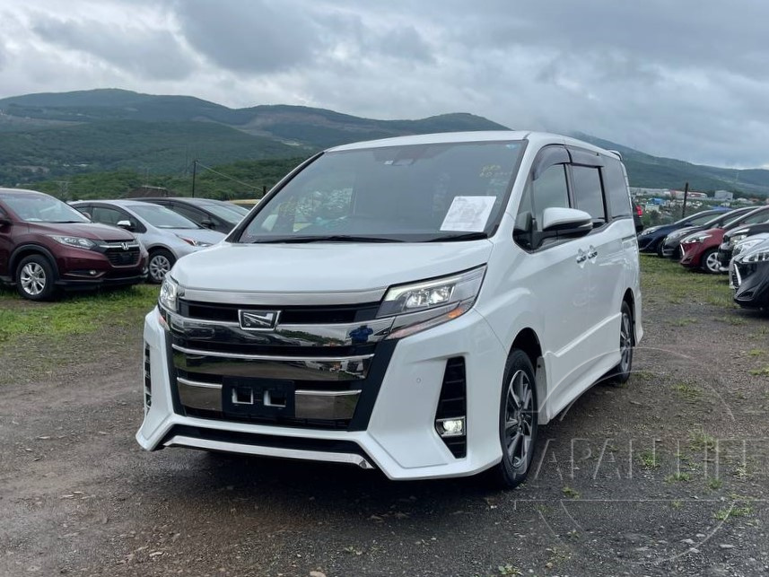 Фото Toyota Noah - Japan Life 