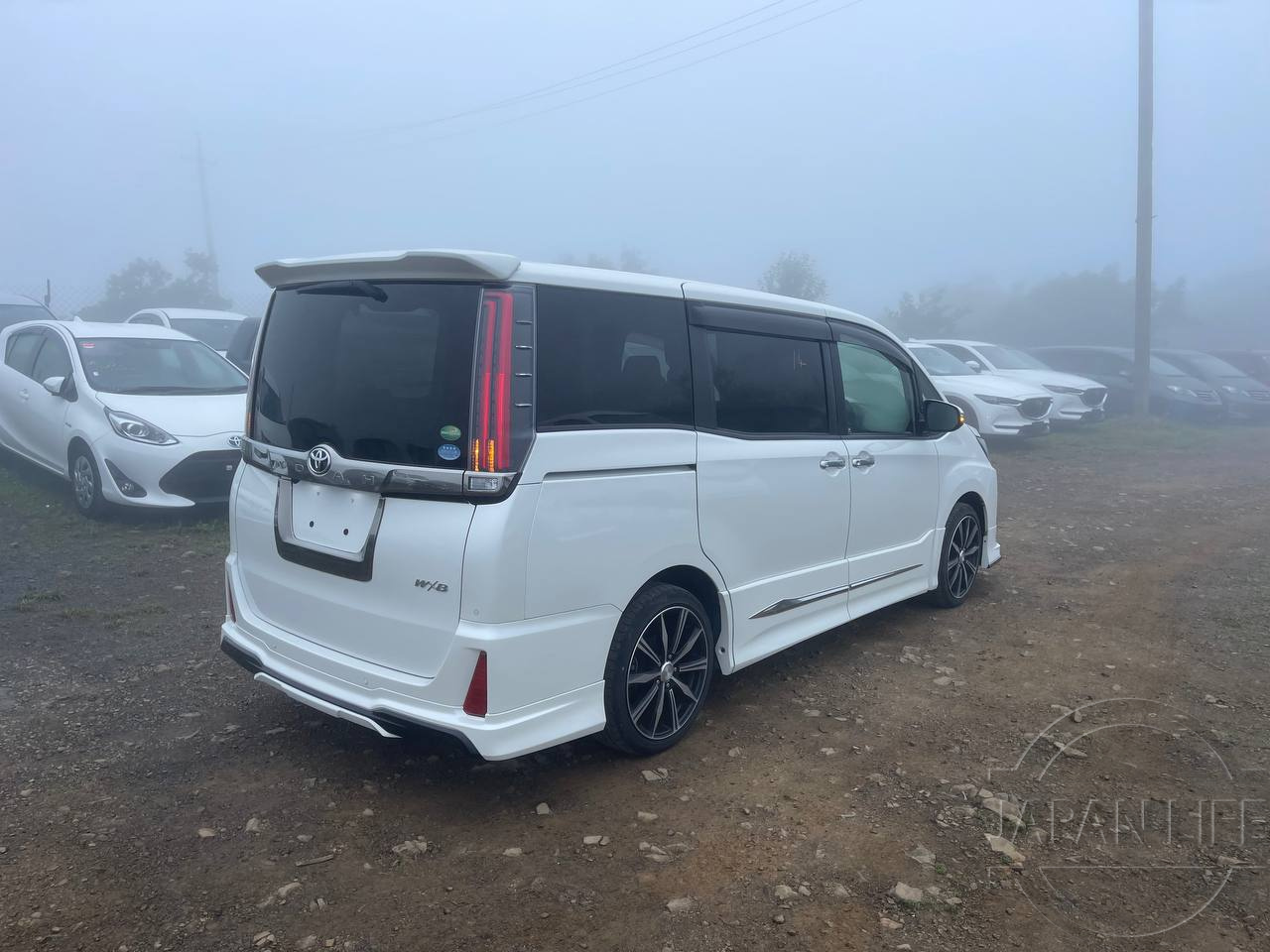 Фото Toyota Noah - Japan Life 