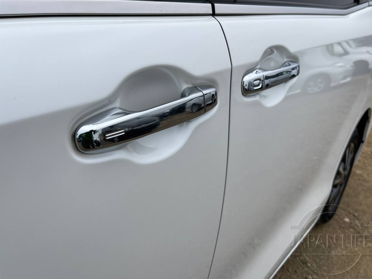 Фото Toyota Esquire - Japan Life 