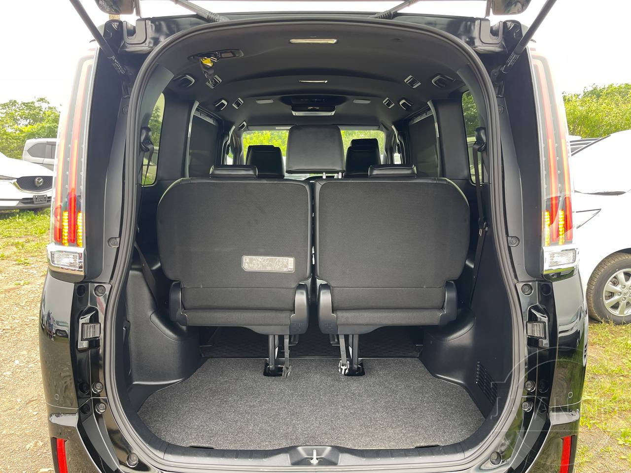 Фото Toyota Esquire - Japan Life 