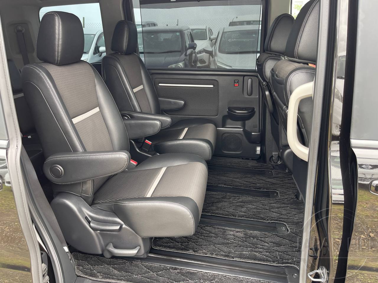 Фото Honda Stepwgn - Japan Life 