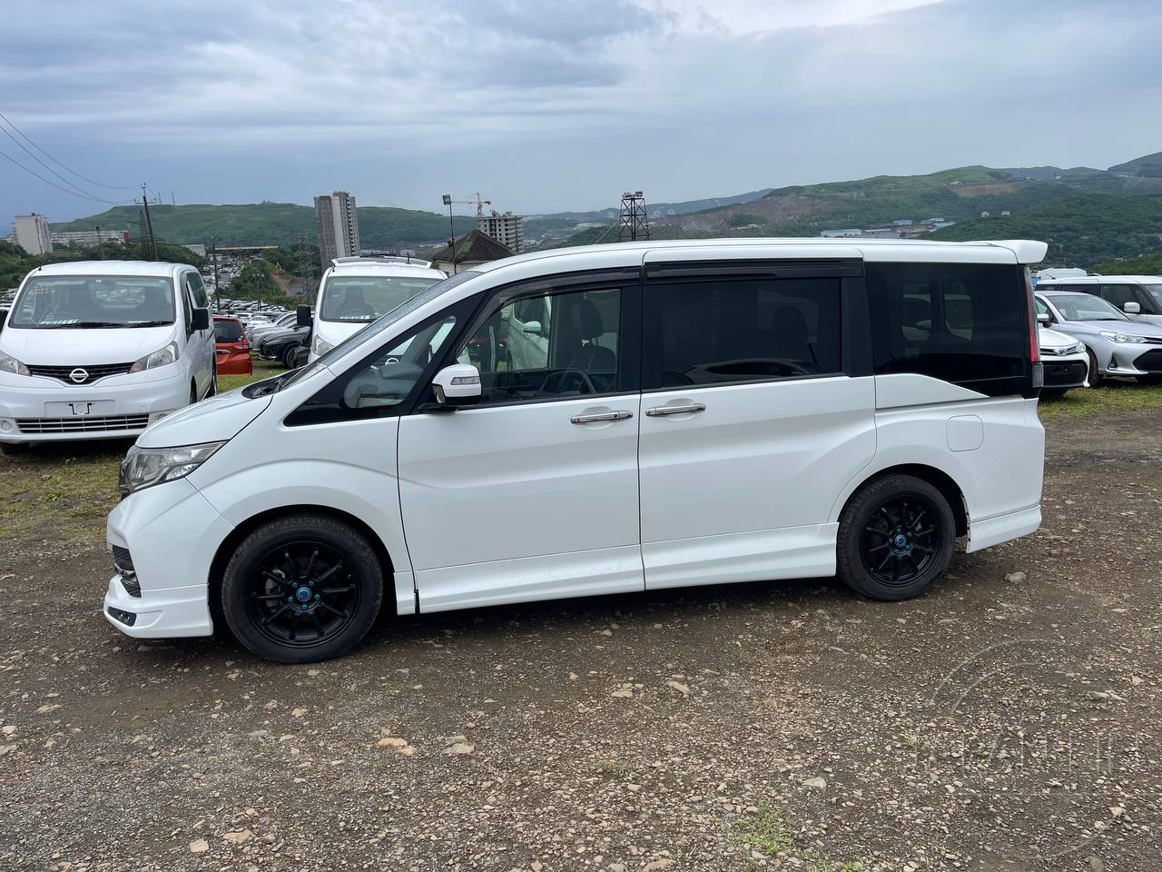 Фото Honda Stepwgn - Japan Life 