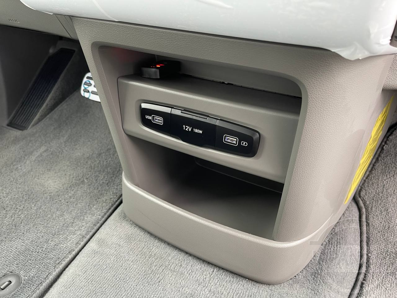 Фото Hyundai Staria - Japan Life 