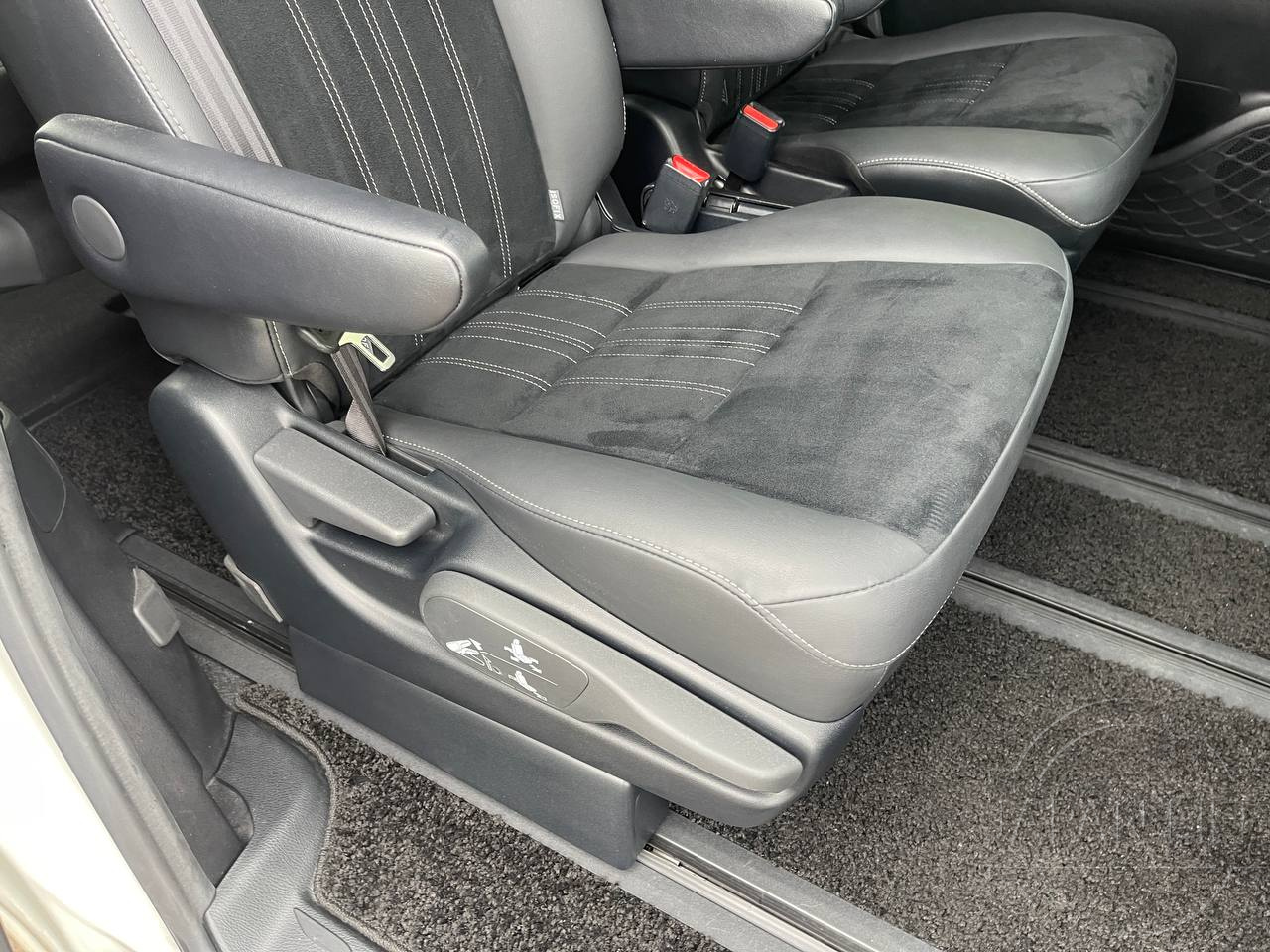 Фото Toyota Esquire - Japan Life 