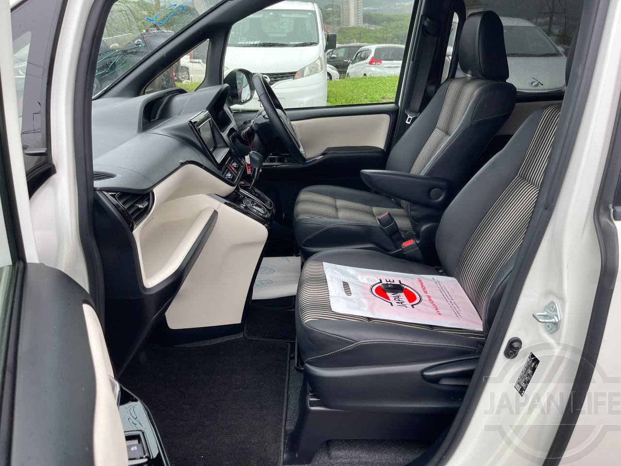 Фото Toyota Noah - Japan Life 