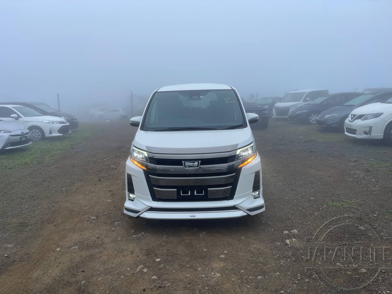 Фото Toyota Noah - Japan Life 
