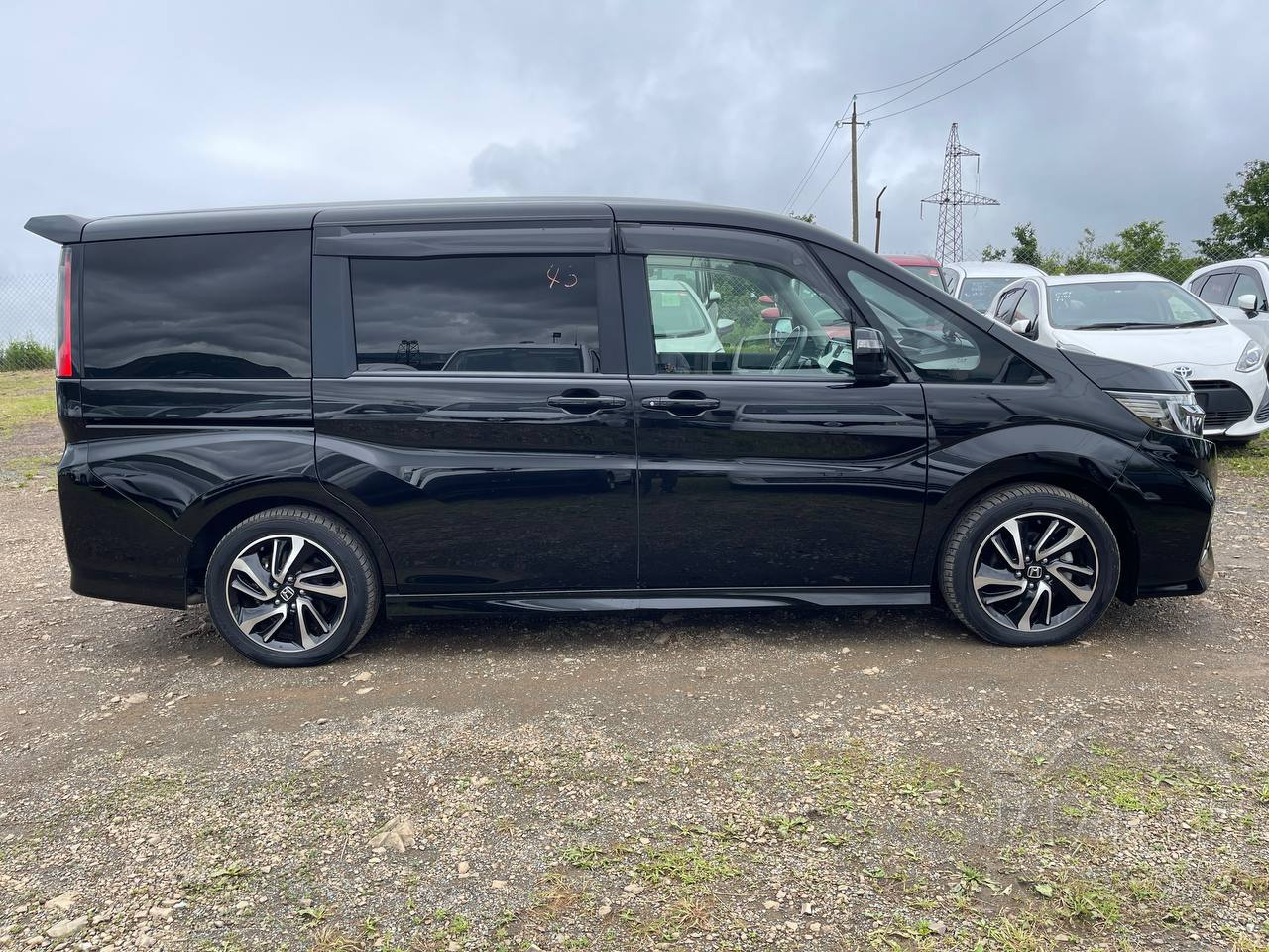 Фото Honda Stepwgn - Japan Life 