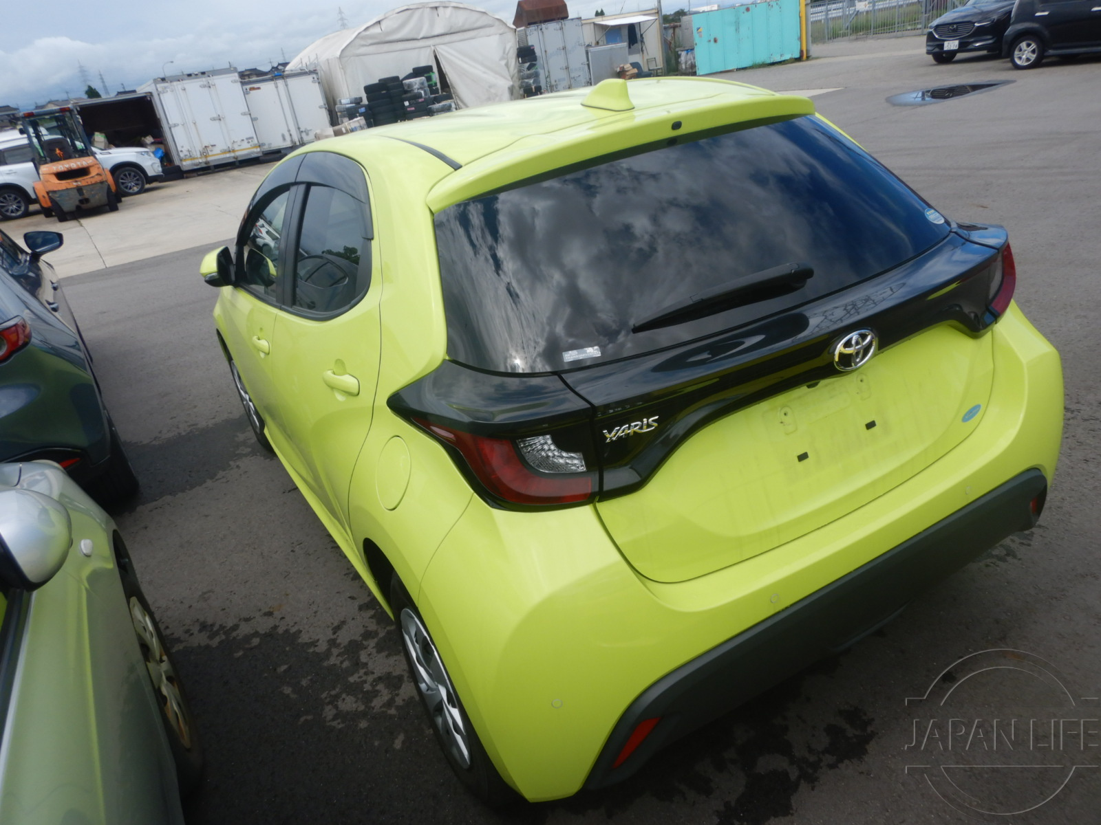 Фото Toyota Yaris - Japan Life 